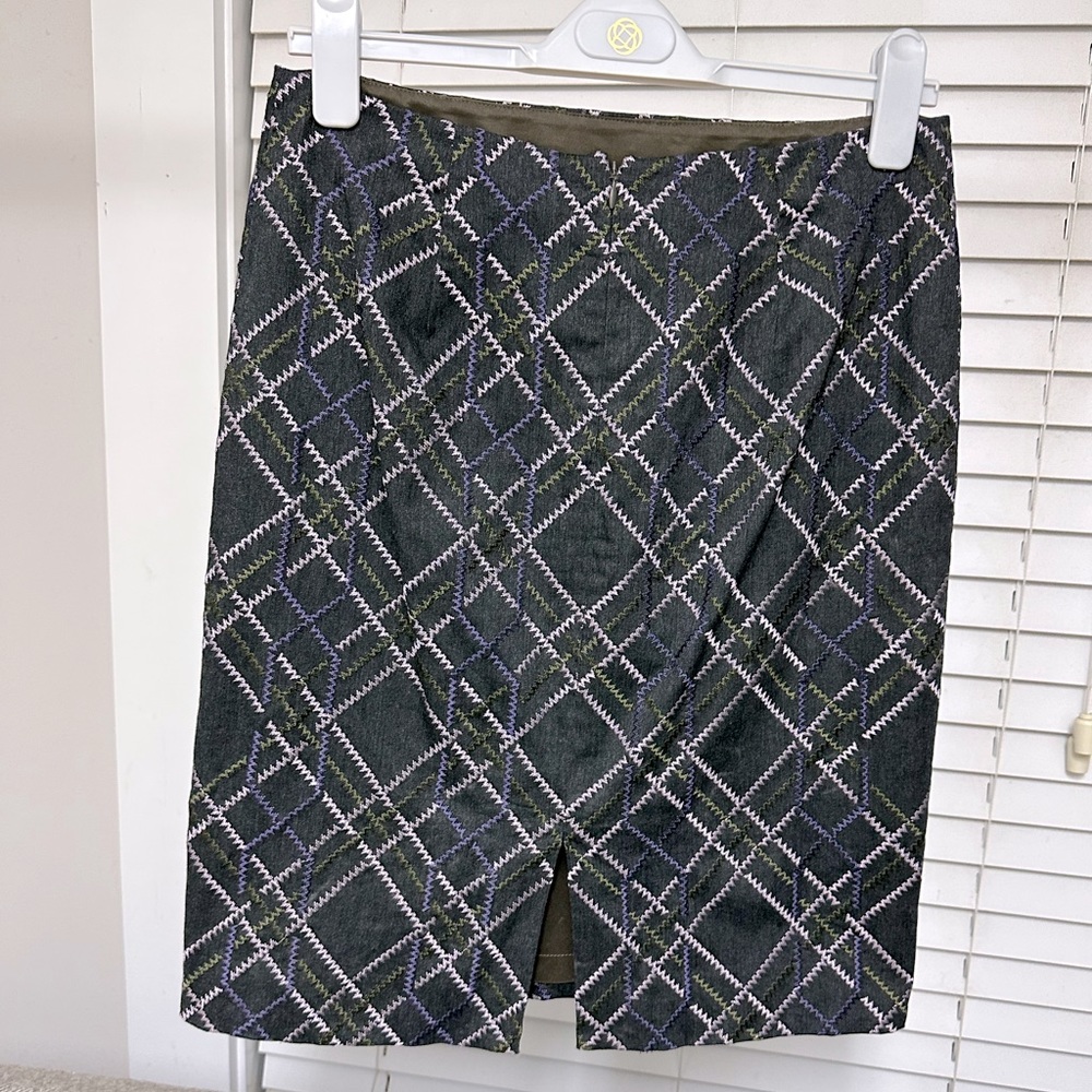 Etcetera gray embroidered plaid skirt size 4 EUC - Picture 2 of 7